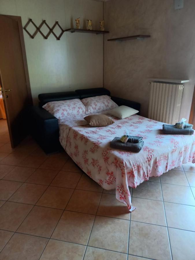Appartamento Fiordaliso 2 Montichiari Bagian luar foto